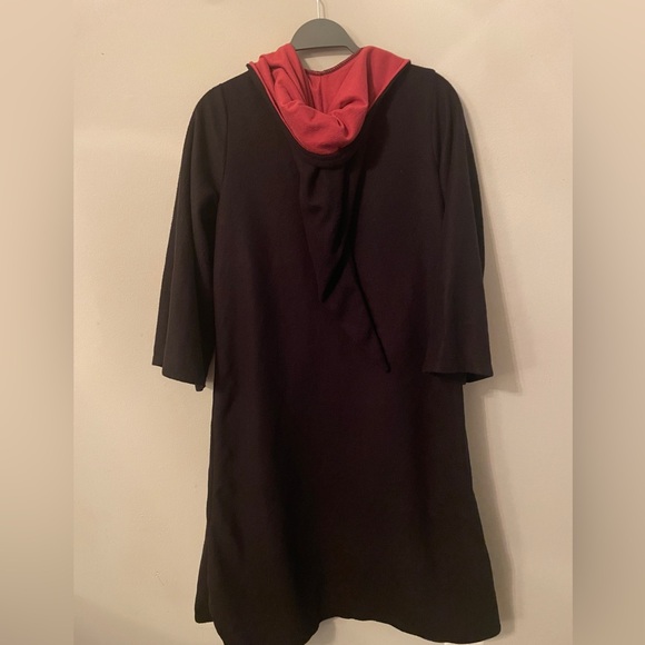 Harry Potter Gryffindor robe with Hogwarts Playing Cards and keychain bundle - Picture 3 of 6